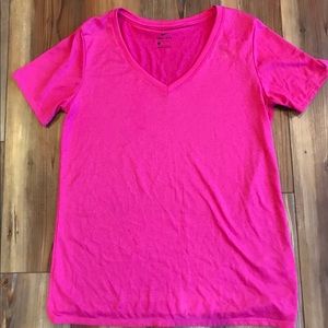 Nike Dri-Fit V-Neck Shirt. size Large
